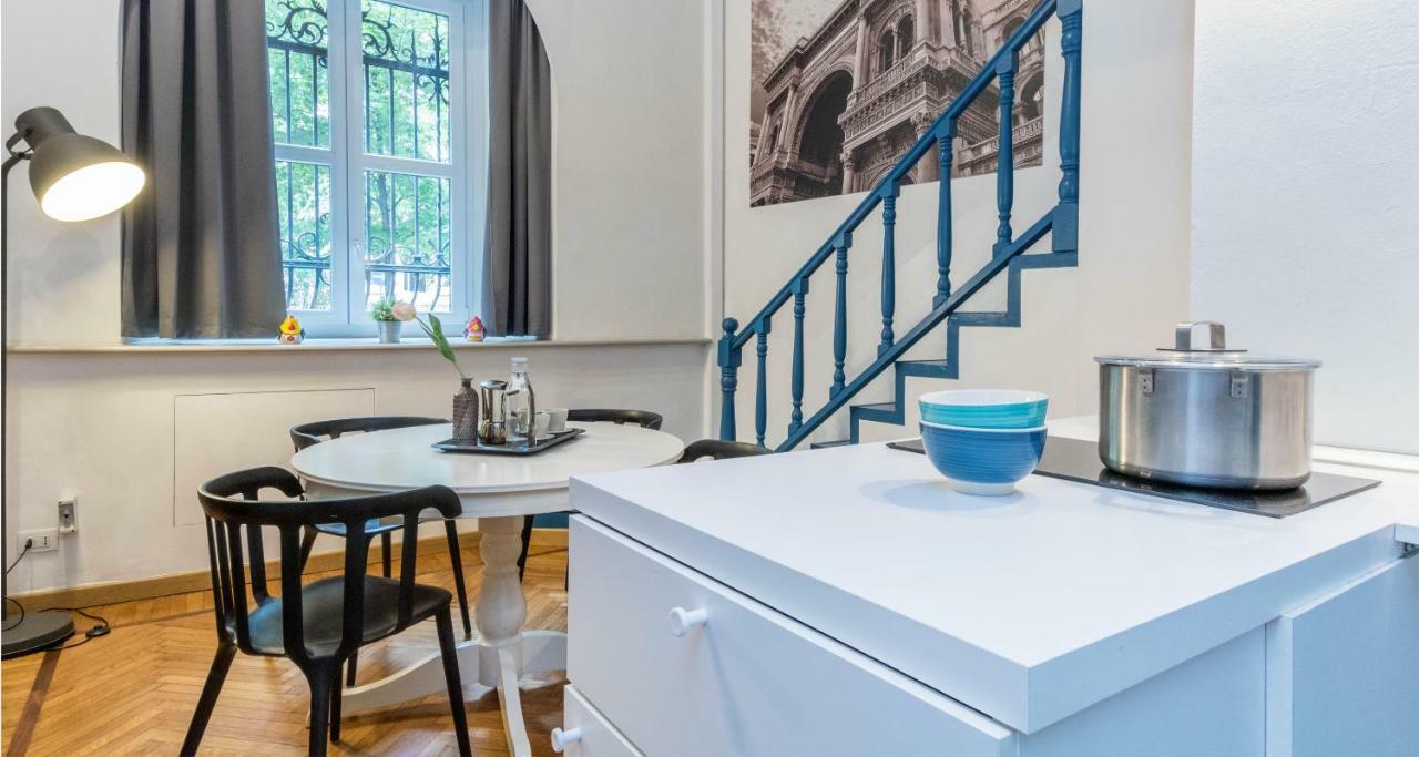 Hintown Castle Mansion Apartment Milan Exterior photo
